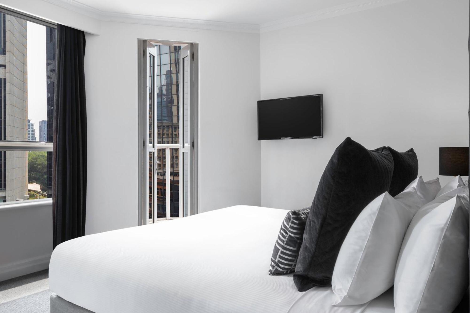 Mantra 2 Bond Street Aparthotel Сидни Екстериор снимка