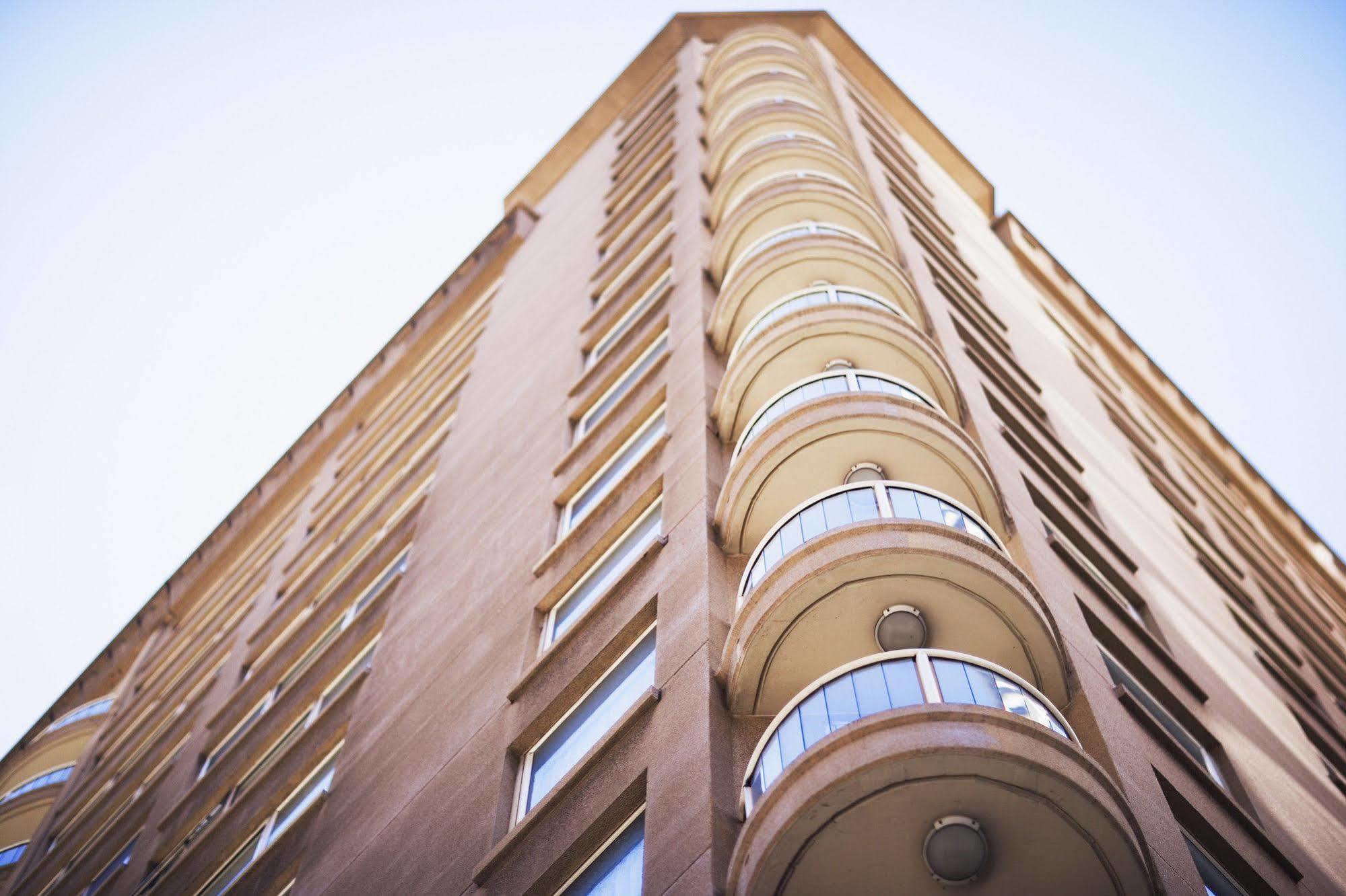 Mantra 2 Bond Street Aparthotel Сидни Екстериор снимка